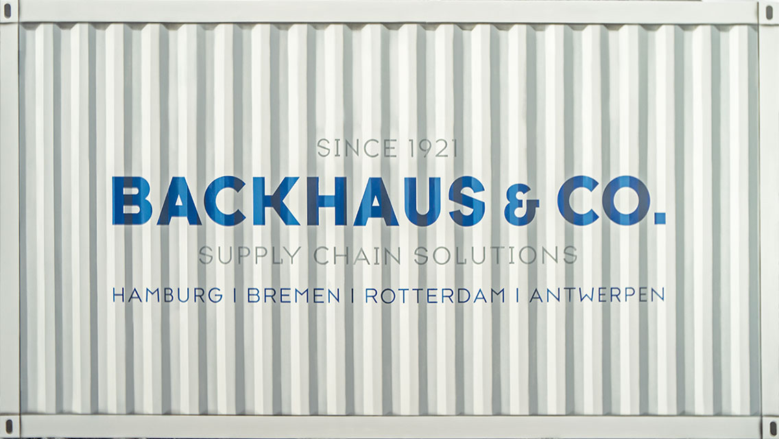 Backhaus & Co. GmbH & Co. KG, Graffitauftrag, Tisch Bemalung, Tisch Gestaltung, Container Graffiti